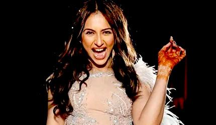 How Rakul, Deepika Defy Fashion Rules!