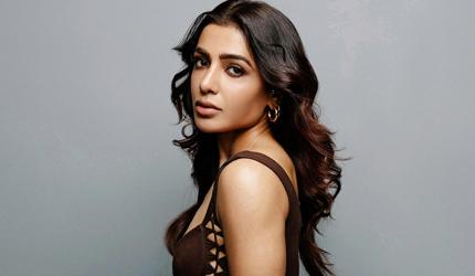 Samantha's Stylishly Bold Look