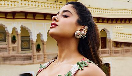 Is This Janhvi, Ananya's Fave Wedding Accessory?