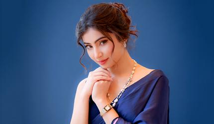 Isn't Sara Absolutely Stunning?