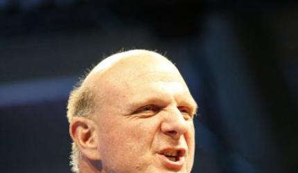 Steve Ballmer bids farewell at last Microsoft employee meeting