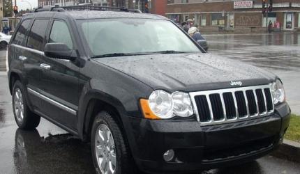 Chrysler recalls older Jeep SUVs for ignition switch issues