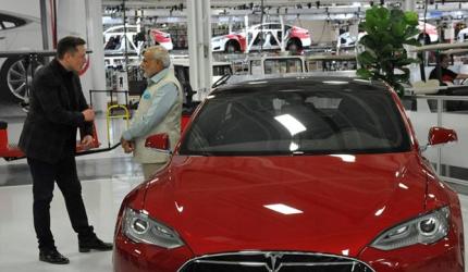 Modi takes a tour of Tesla Motors