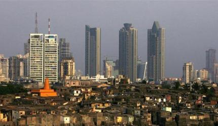 DLF Targets Rs 20-22K Cr Sales in FY26, Matches Last Year