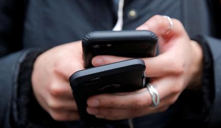 Woman gets husband phone snatched to delete pictures with lover