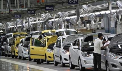 Automobile retail sales soar to record high in Nov