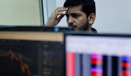 Markets fall on selling in IT shares, foreign fund outflows