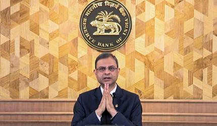US Tariffs May Prompt RBI Rate Cut: Economists
