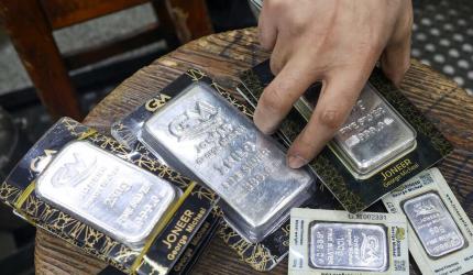 Silver Futures Rise: Rs 2.67 Lakh/Kg