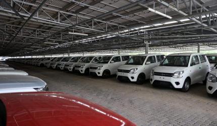 Passenger vehicle dispatches decline 9% to 321,840 units in Aug: SIAM