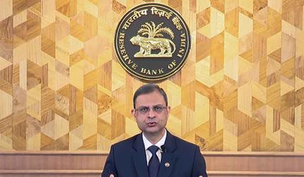 RBI to 'wait and watch' before further rate cuts: Governor Malhotra