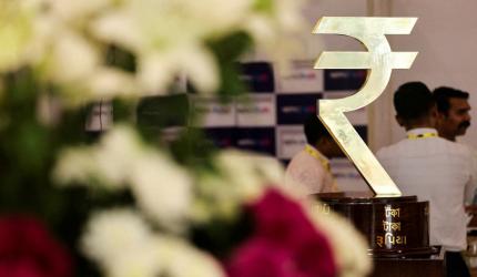 Not concerned about rupee at all: Sanjeev Sanyal