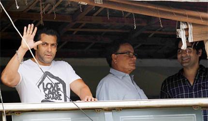 PIX: Salman Khan celebrates Eid with fans