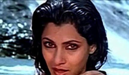 Quiz: What does Dimple own in the film Saagar?