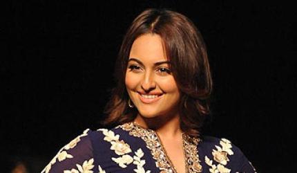 PIX: Sonakshi, Aamir, Diandra's ramp walk for a cause