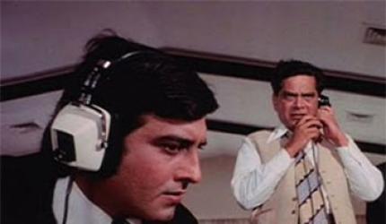 Quiz: Vinod Khanna's Inkaar was remade in which language?