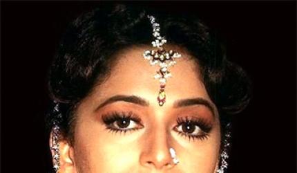 Quiz: What is Madhuri Dixit's profession in Anjaam?