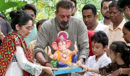 Sanjay Dutt, family bid adieu to Lord Ganesha