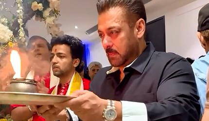 Salman Performs Aarti On Ganesh Chaturthi