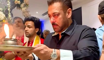 Salman Performs Aarti On Ganesh Chaturthi