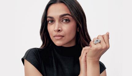 Deepika 1st Indian To Get Hollywood Star