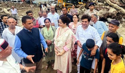 Kangana Visits Rain-Ravaged Mandi