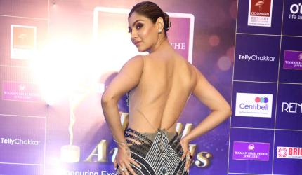 TV Actors' Bold Fashion On The Red Carpet