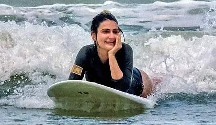Fatima Gives You A Surfing Lesson