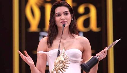 Kriti, Vikrant Win Big At IIFA