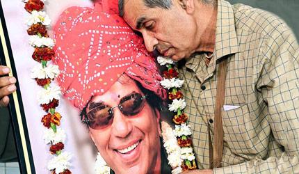 Fans Pay Homage To Dharmendra