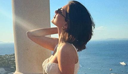 Tara-Veer's Romantic Holiday