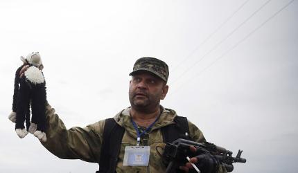 Russian crew downed MH17, rebels cleaning up act: Ukraine