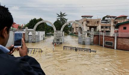 More than 1,000 people from Bihar trapped in flood-hit Kashmir