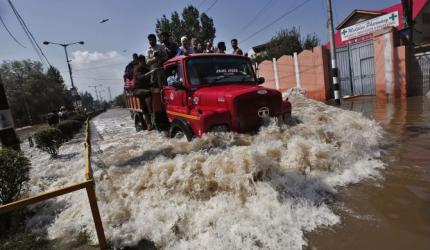 J-K floods: Cong leader Soz heckled amid anti-govt protests