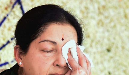 Jayalalithaa making gradual progress, will require longer hospitalisation