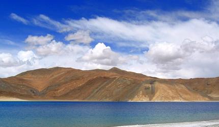 'Indian, Chinese soldiers were thrown into the lake'