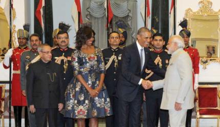 PHOTOS: For Obamas, it was handshakes and smiles @ prez banquet