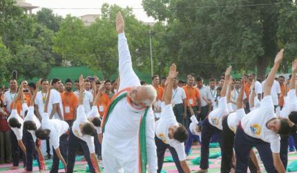 Yoga can cure cancer, says Union minister