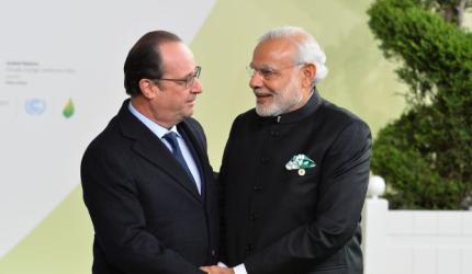 Rafale jet deal on 'right track': French President Hollande