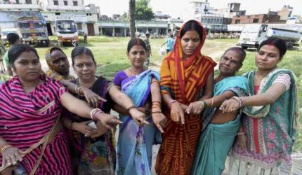 Bihar polls: Women voters outnumber men, 57 per cent polling in first round