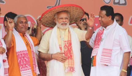 I sold Assam tea, have special bond with this state: Modi