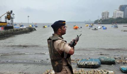 Man flees with rifle from naval sentry in Mumbai
