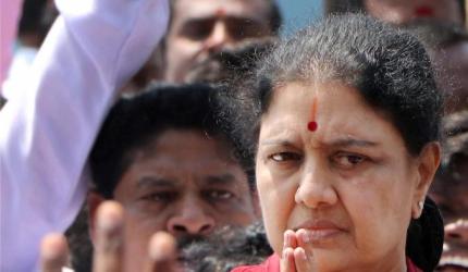 Sasikala to serve 13 more months in jail if fine is not paid