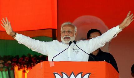 Modi uses 'Gayatri' mantra against SP