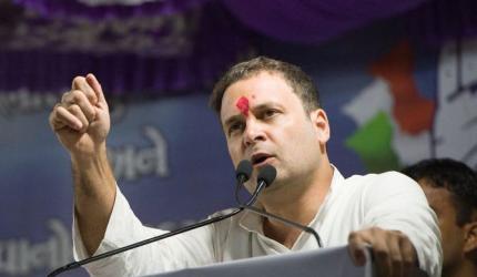 Modi a better actor than BigB: Rahul in Gujarat