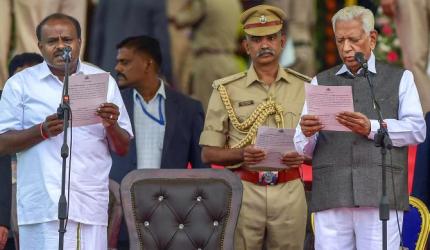 HD Kumaraswamy takes oath as Karnataka chief minister