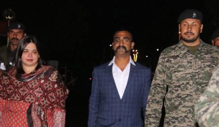 After daylong wait, IAF hero Abhinandan returns home from Pak