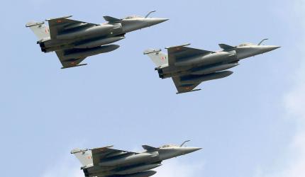 Cong, BJP spar as France begins probe into Rafale deal