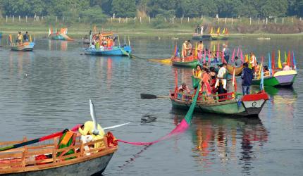 When the Yamuna was draped in saris