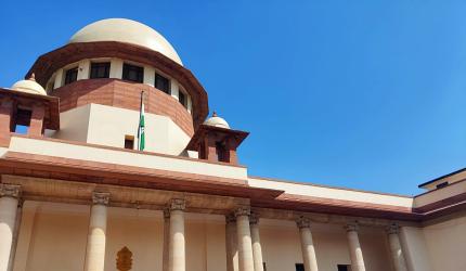 Don't summon lawyers for giving legal advice to clients: SC